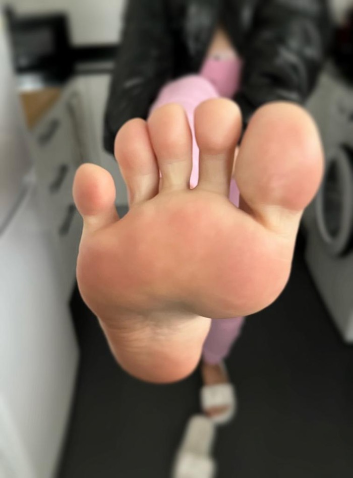 Me gusta tener hombres brillantes a mis Pies