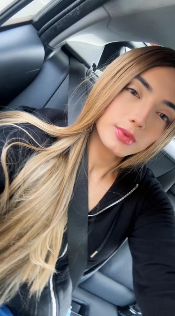 Soy Carla Activa Y Pasiva, Fiestera y Muy Viciosa