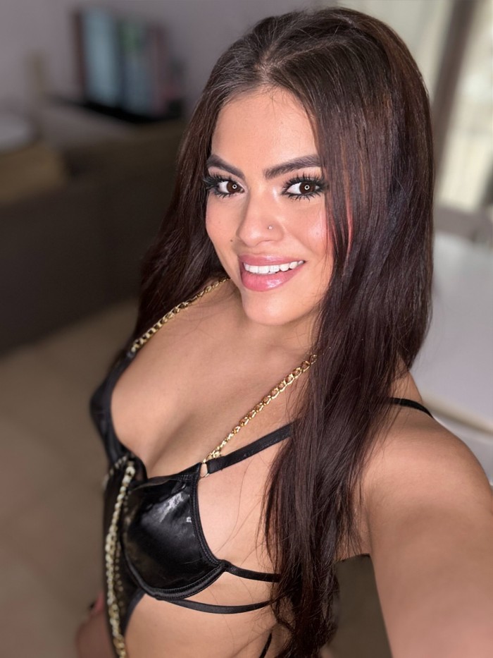 Latina bella