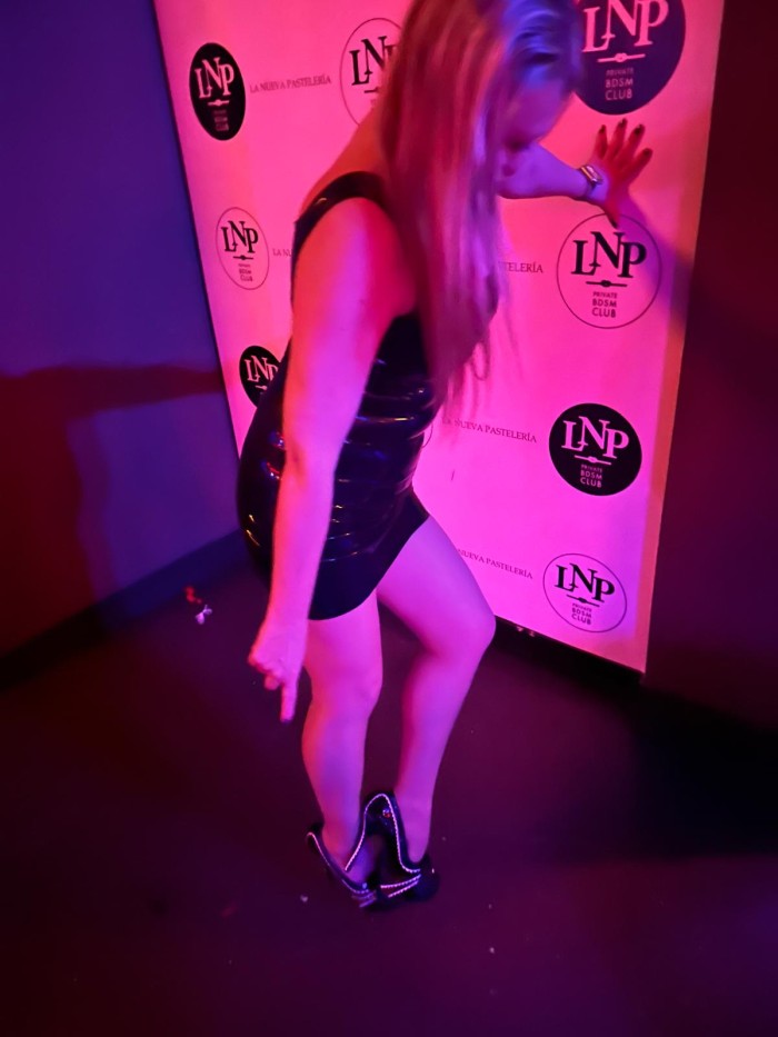 AMA ESPAÑOLA IMPLACABLE Y EXPERTA