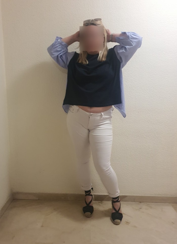 Rubia con ganas de Buenas folladas