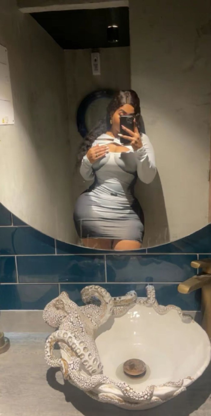 NOVEDAD EN VIC MORENAZA MUY CACHONDA Y VICIOSA PARA TI 24 HORAS