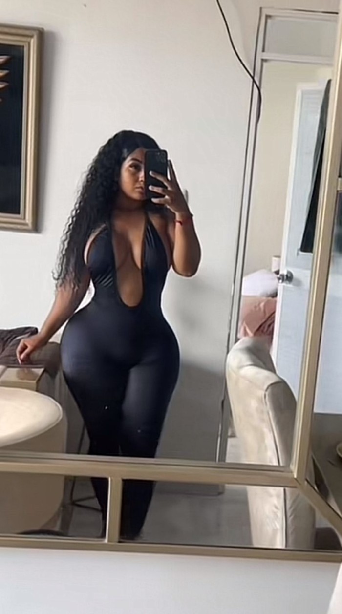 NOVEDAD EN VIC MORENAZA MUY CACHONDA Y VICIOSA PARA TI 24 HORAS