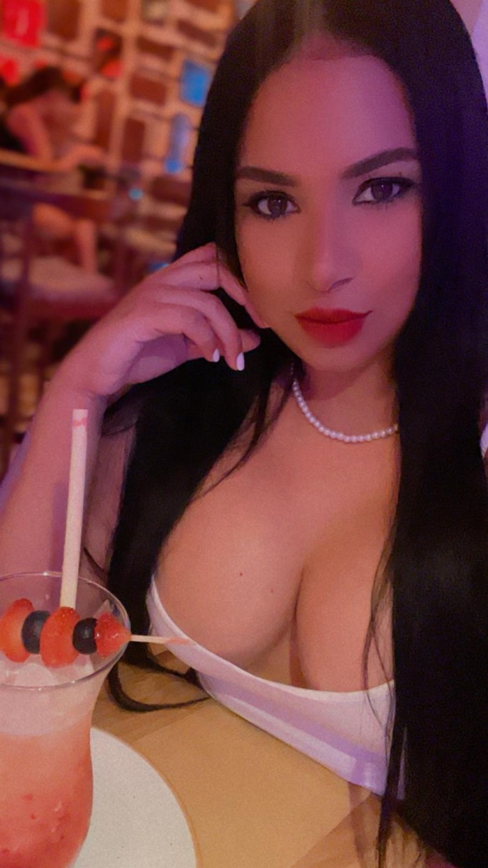 Latina nueva en la ciudad buscando nuevas experien