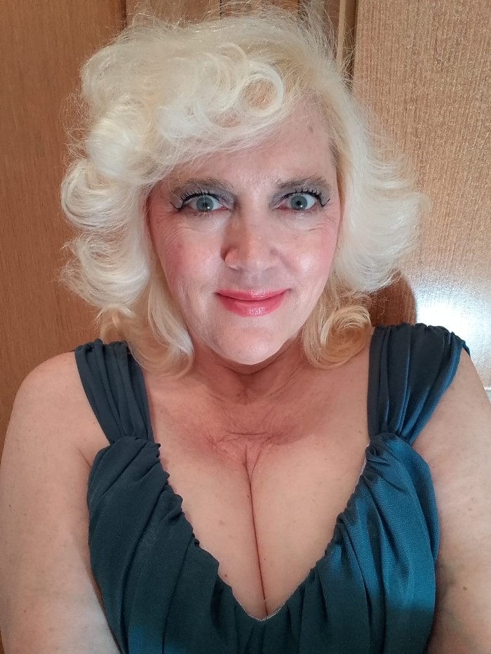 CALIENTE,FIESTERA,MORBO,ESPAÑOLA,MILF