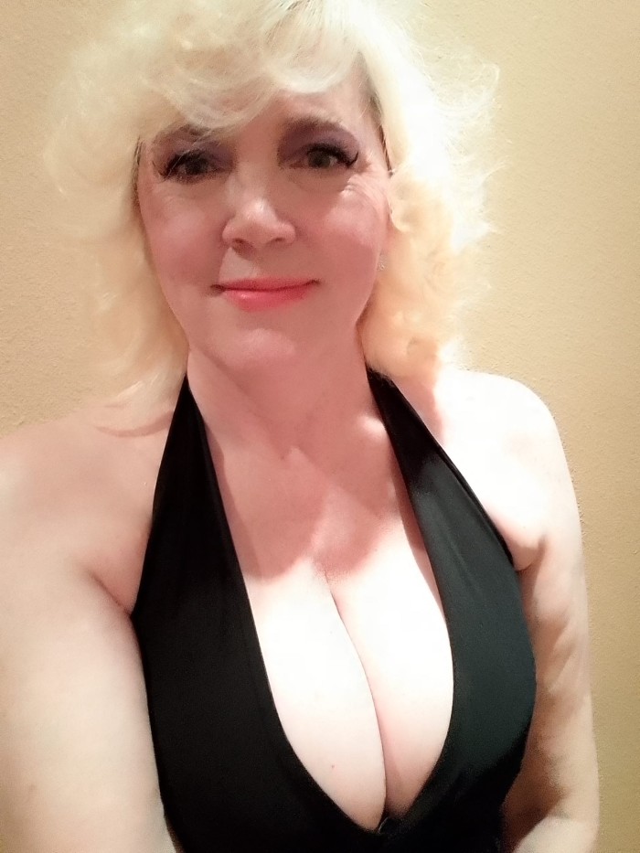 CALIENTE,FIESTERA,MORBO,ESPAÑOLA,MILF