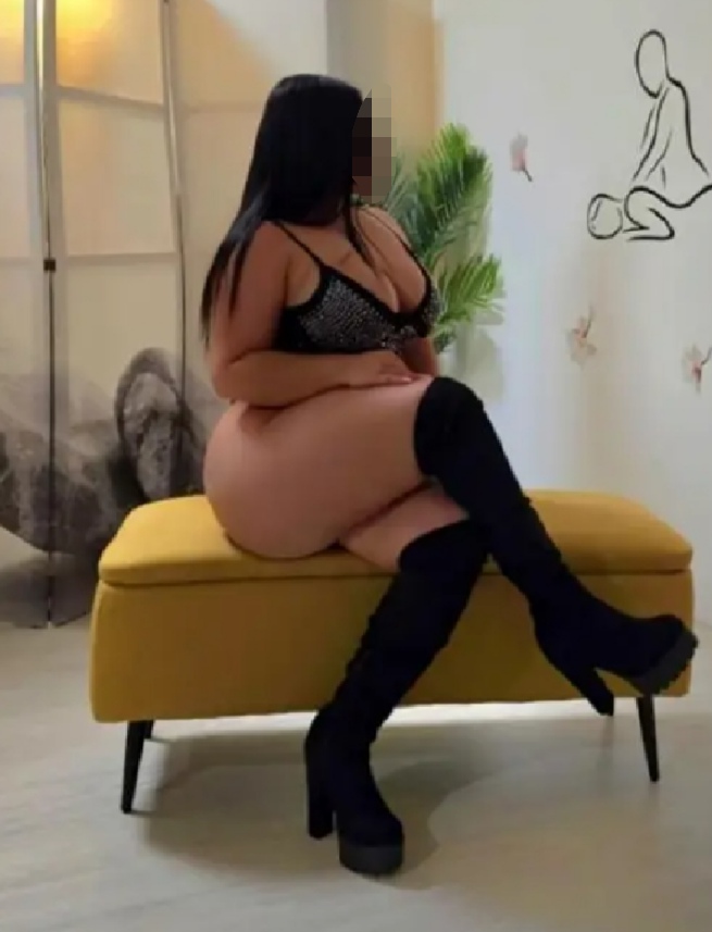 Chica guarra y super fiestera lechera cachonda