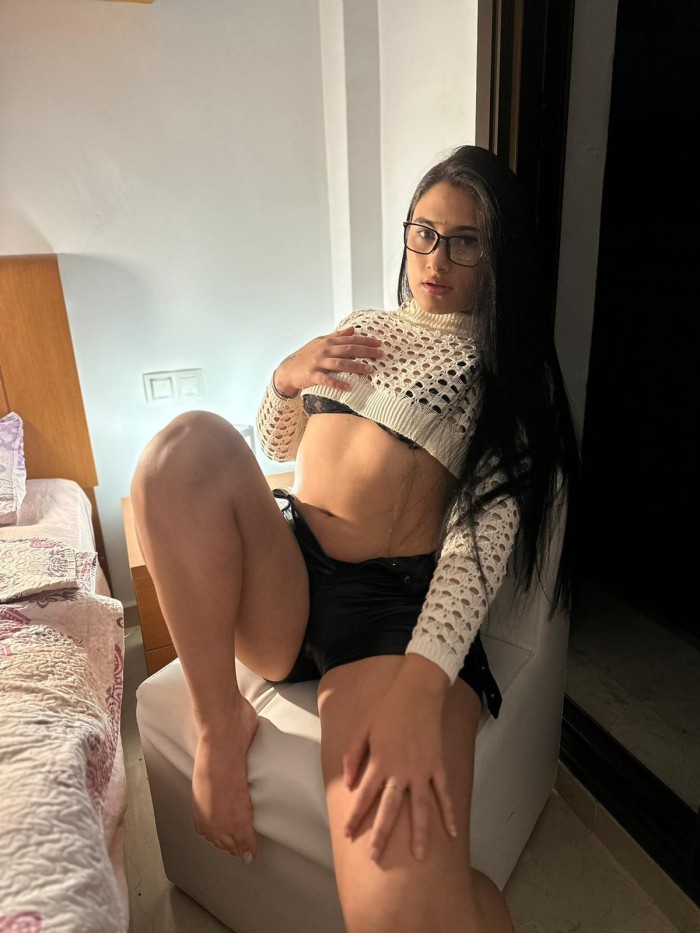 Mia Latina Joven 19 Años