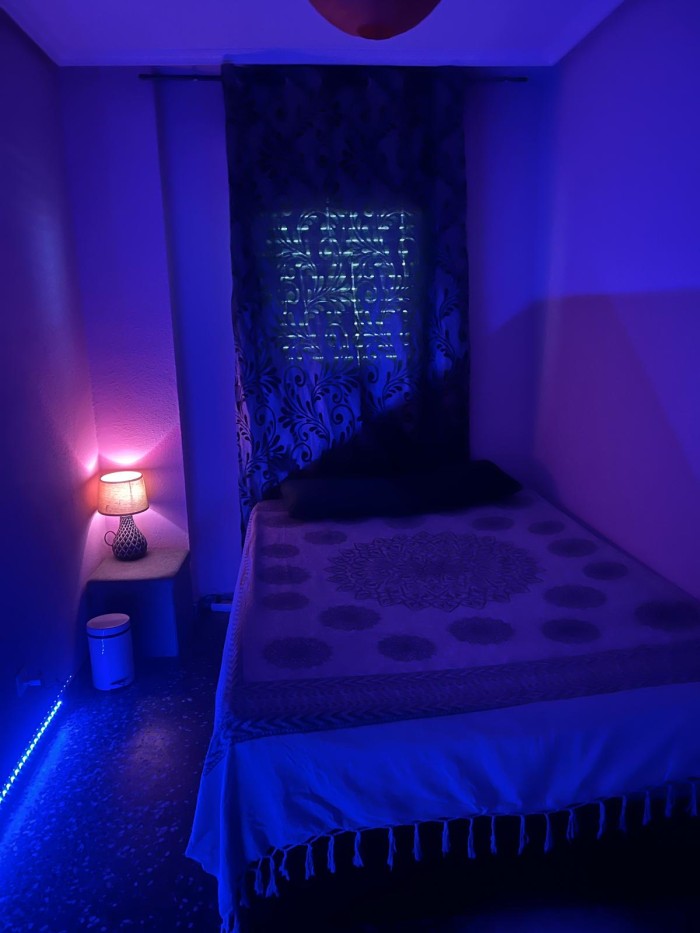 Urge chica, trabajo fijo, altos ingresos