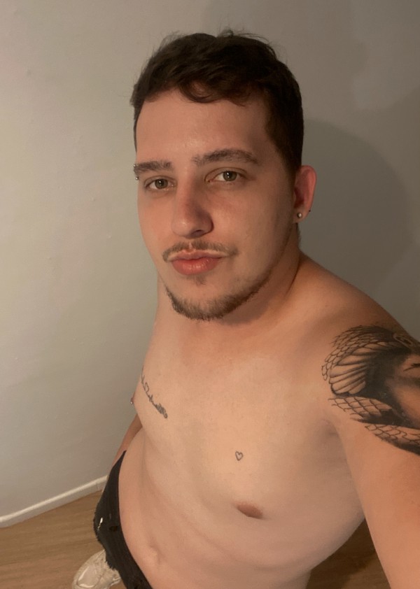 Joven brasileño 21 años