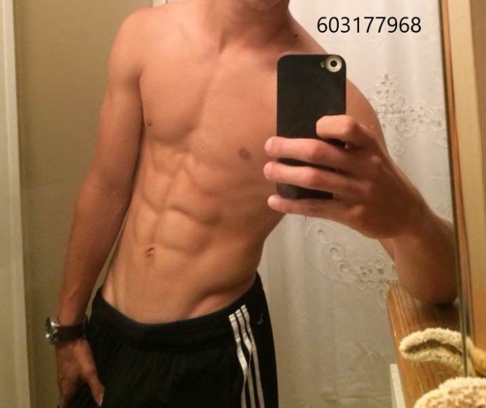 MASAJE A DOS O CUATRO MANOS. NEGRO Y BLANCO