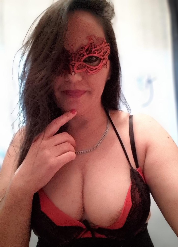 ESTOY ZORRA, FOLLAME…FIESTERA, VICIOS,