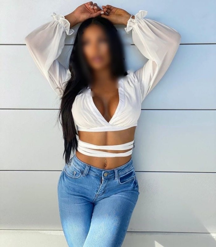 Michelle simpática apasionada completa