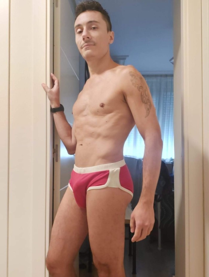 Hago sexting, videollamadas y vendo packs de video