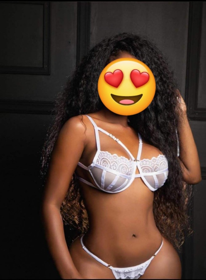 MULATA ENCANTADORA SEXY CON CURVAS