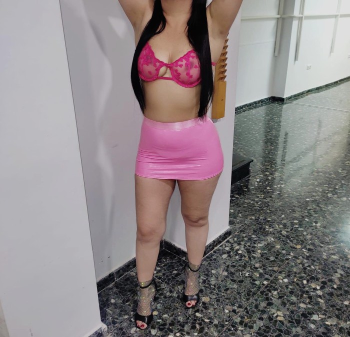 ¡QUIERO QUE ME TOQUES EL COÑITO!