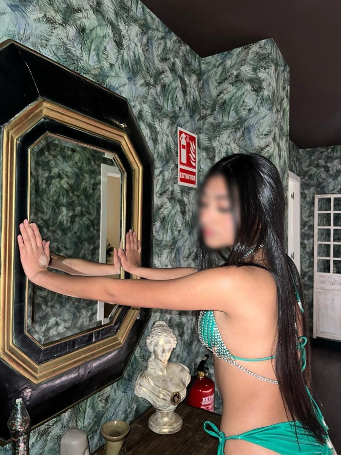 JOVENCITA COLOMBIANA BUSCA COMPAÑIA