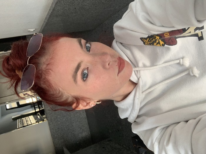 PELIROJA 23 AÑOS BUENORRA