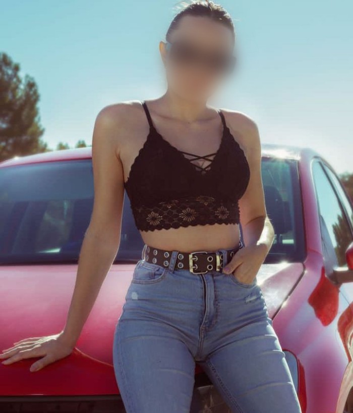 Ana joven y dispuesta