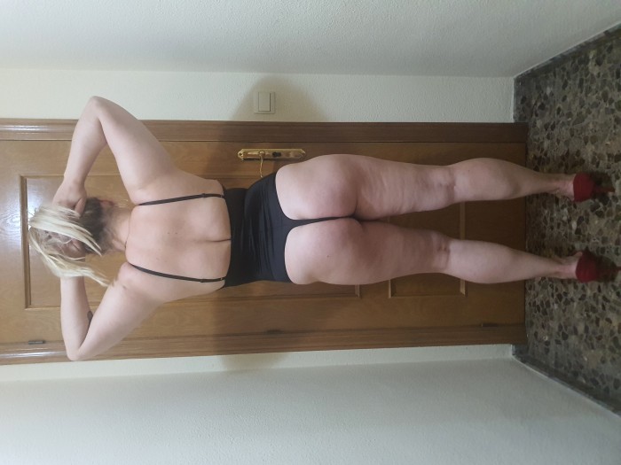 Rubia con ganas de Buenas pollas