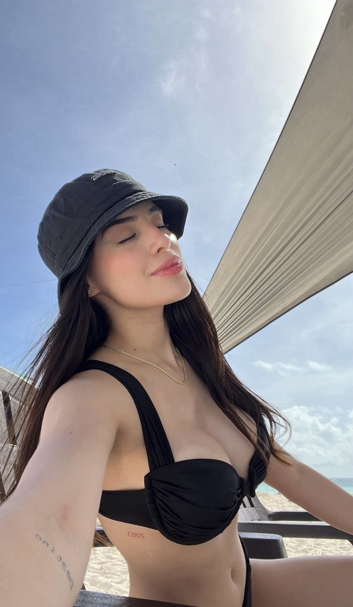 NOVEDAD Camila latina hermosa llegada a madrid