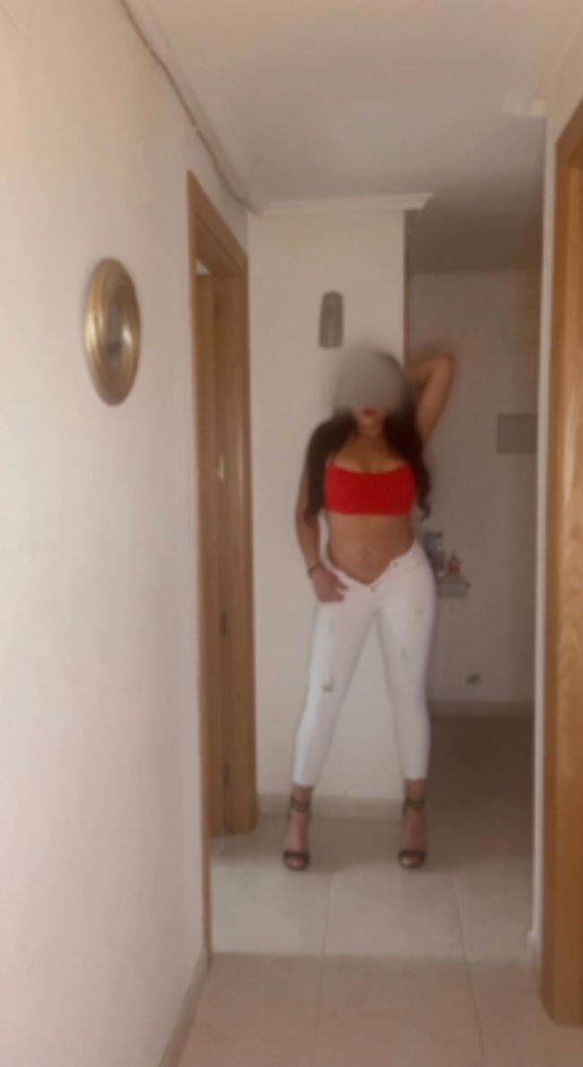 Elenita Fiestera divertida cariñosa cañera
