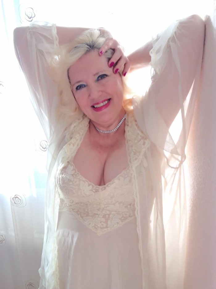 FiESTERA, ESPAÑOLA, PACK HORAS NOCHE yDIA,