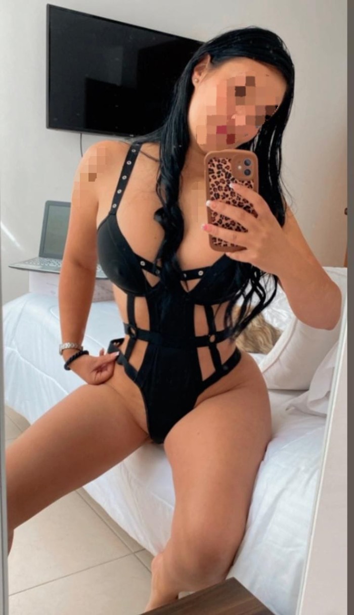 CAUTIVADORA Y SENSUAL SOFIA