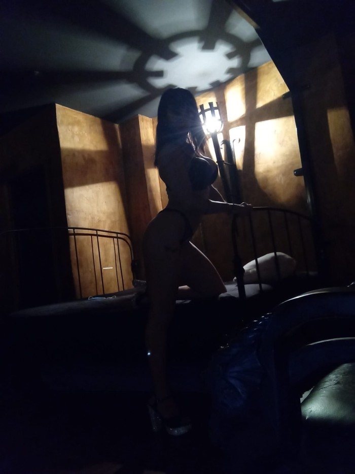 SUMISA SERVICIAL COMPLACIENTE PARA AMO DOMINANTE
