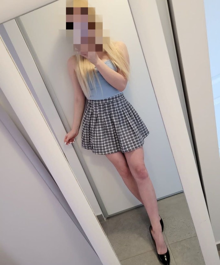 CHICA LATINA FIESTERA SOLO SALIDAS