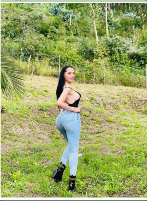 Shemale femenina complaciente sin tabus real