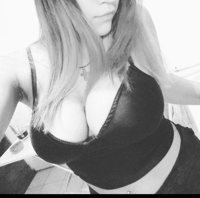 INSASIBLE PERVERTIDA EXPLOSIVA EN LA CAMA