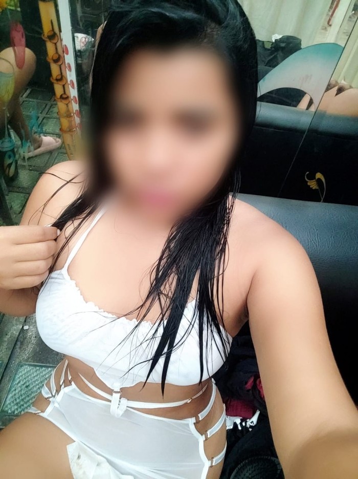 JUGUETONA EN LA CAMA