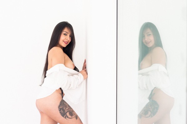 CHICA LATINA EXTROVERTIDA Y DULCE