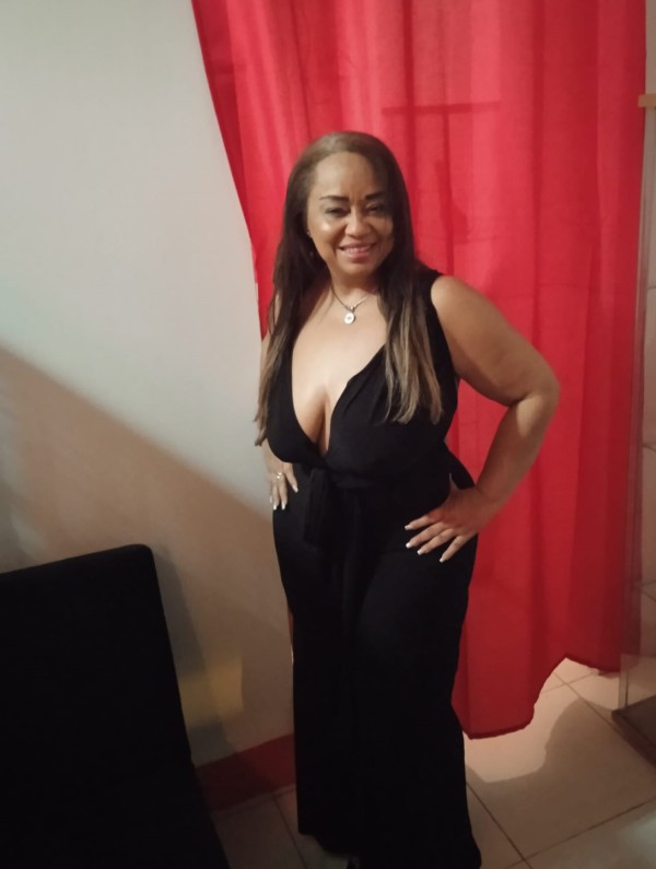 URSULA BOMBOM EXPLOSIVA CON GANAS DE MAS SIEMPRE