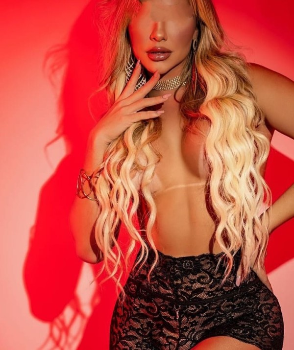 Jovencita Brasileña primera vez en su Ciudad