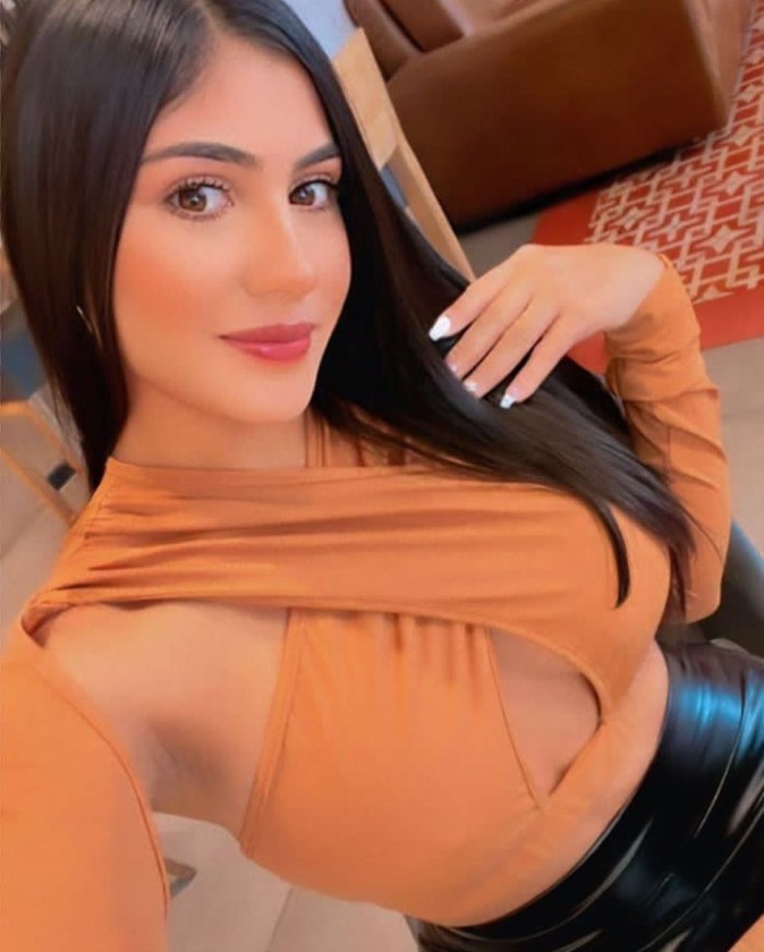 UNA HERMOSA ESCORT QUE TE DEJARÁ SIN ALIENTO…