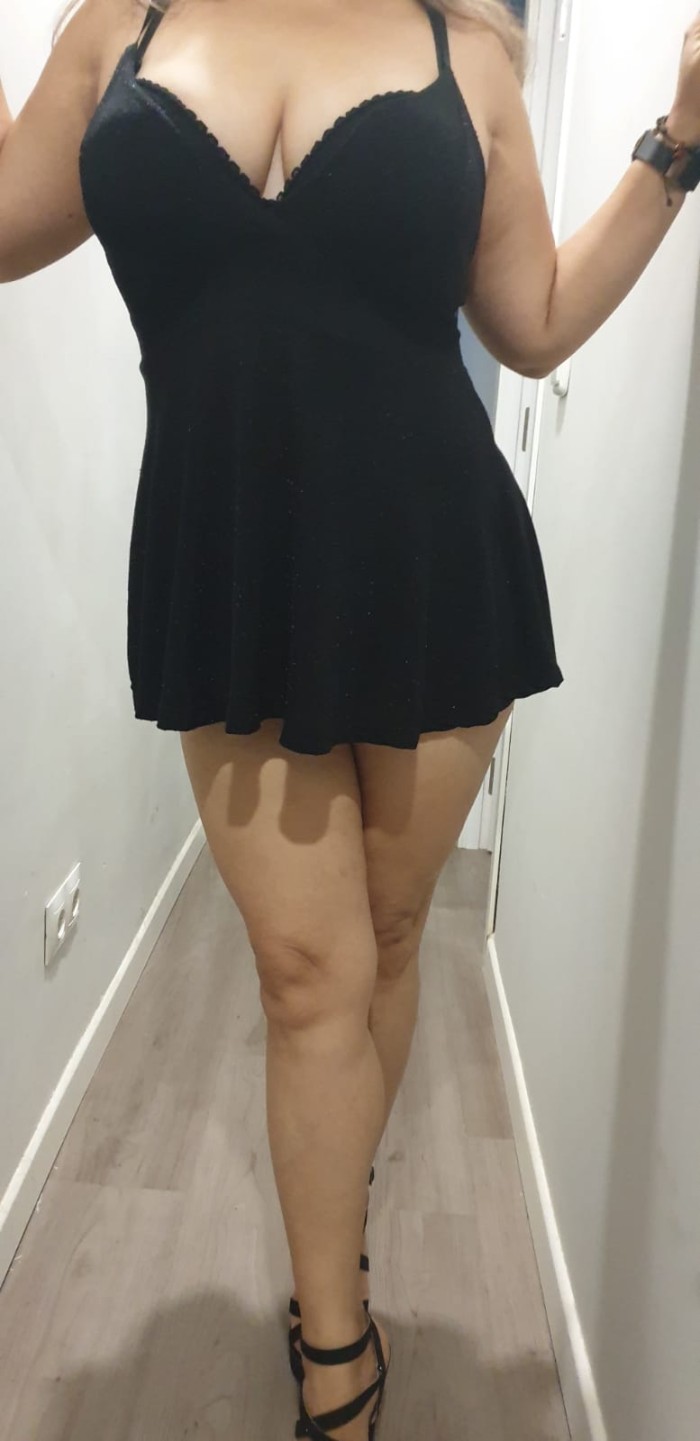 Dos amiguitas por cien la hora  para ti