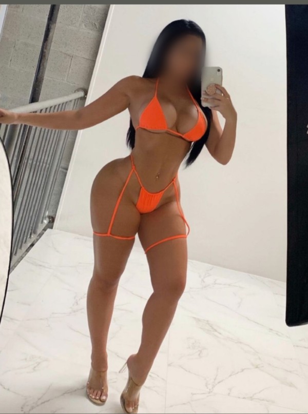 Chica cachonda besucona