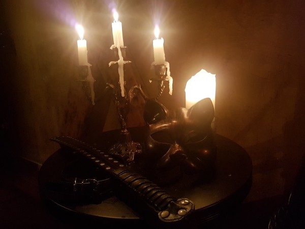 MAZMORRRA DE BDSM BUSCA SUMISA DECIDIDA Y AMBICIOSA