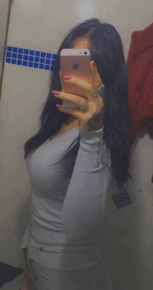 ENCANTADORA CHICA QUIERE FOLLAR