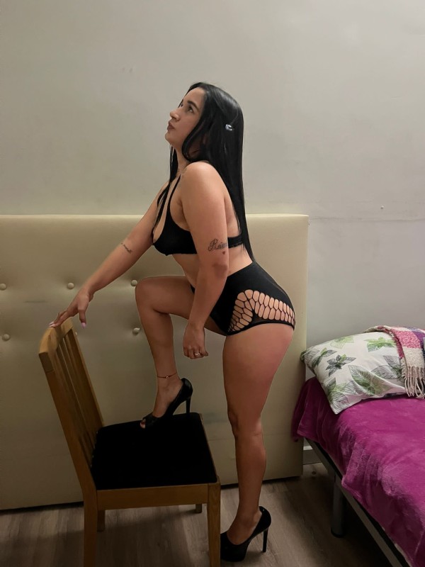 Colombiana morbosa atenta educada nueva en Badalon