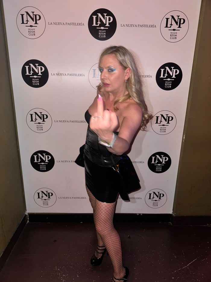 MISTRESS ESPECTACULAR Y EXPERTA EN BDSM