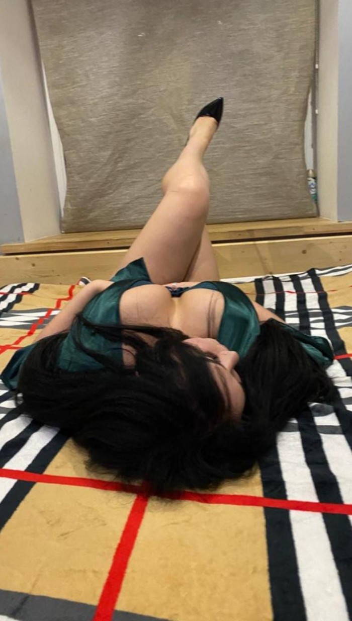 Mujer Rusa simpática y cariñosa particular