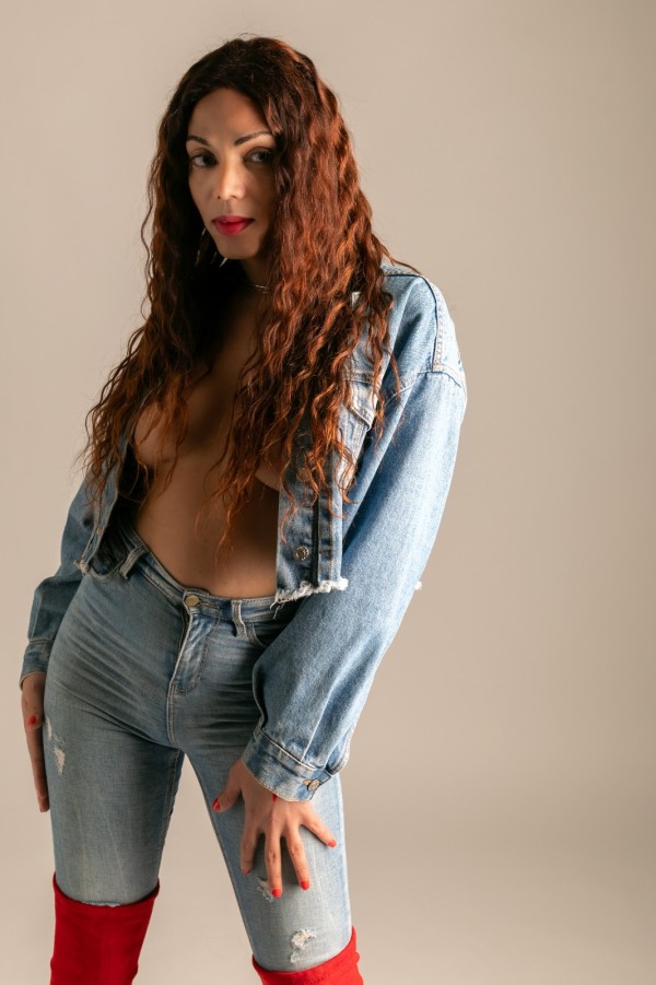 Chica Latina muy maja chica real de fotos activa Pasiva un francés muy rico