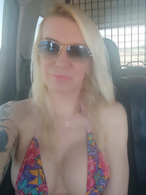 Turati dulce diablita recibo solita y desnuda dominante semental climaz