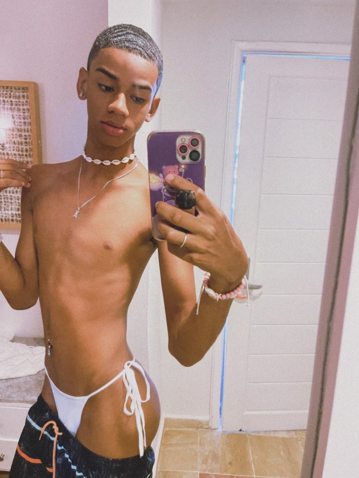 Chico gay sumiso complaciente y dominante