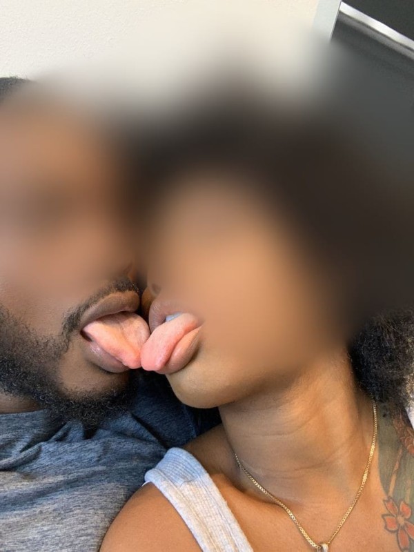 Pareja de novios viciosos y calientes