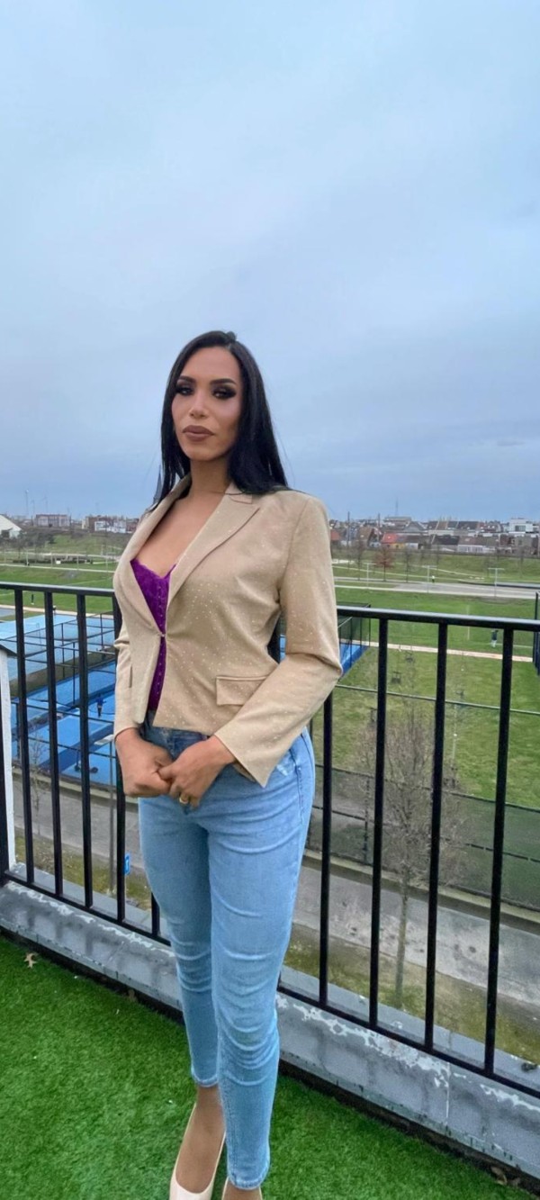 Luisana Milroy BellaYHermozaDulcura Modelo Internacional VILAFRANCA DEL PEN