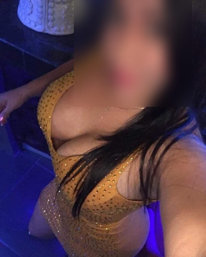 EXQUISITA Y SENSUAL MADURITA